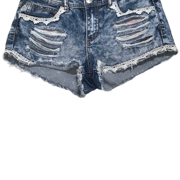 Harmony & Havoc Lace Embroidered Blue Acid Wash Distressed Denim Shorts NWOT - Picture 5 of 5